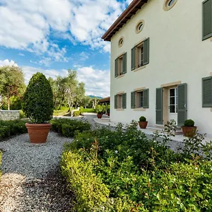 https://corte-saggin-charme-relais-san-pietro-in-cariano.hotelinveneto.com