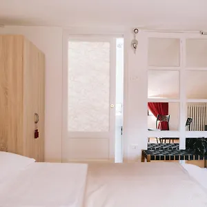 https://casa-cavour-garda-verona.hotelinveneto.com