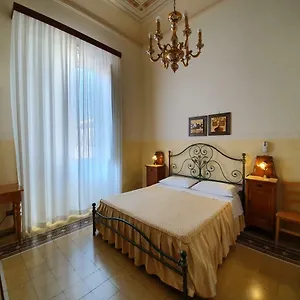 https://albergo-cavour.palermohotels.org